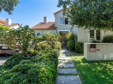Arriendo Mensual / Casa / Colina
