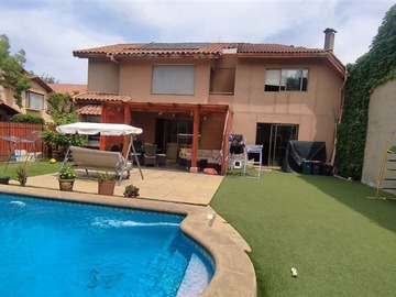 Casa en venta en maria monvel 1669, La Reina - 5 dormitorios, 3 baños