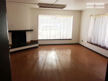 Casa en venta en Amplia casa en Concón, Concón - 12 dormitorios, 8 baños