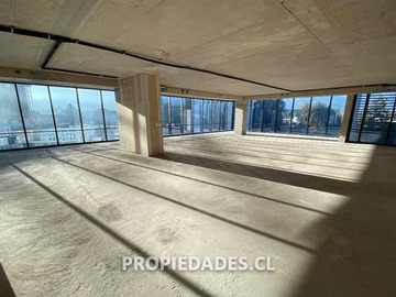 Oficina en arriendo mensual en Av. La Dehesa - Los Adobes, Lo Barnechea - 8 baños
