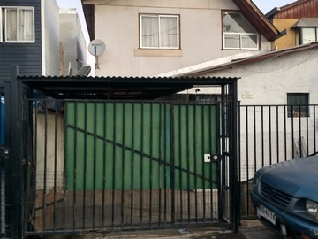 Casa en venta en Avenida el manzano y primera transversal, Padre Hurtado - 4 dormitorios, 1 baño