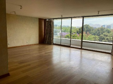 Departamento en venta en Exclusivo Departamento Frente al Club de Golf (172757), Las Condes - 3 dormitorios, 3 baños