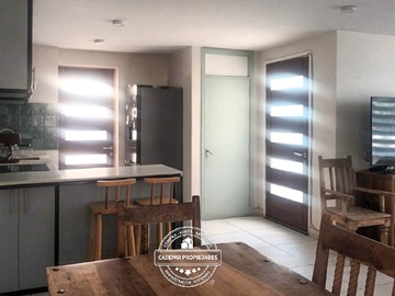 Casa en venta en Vende Amplia Casa en Macul - 7 dormitorios, 3 baños