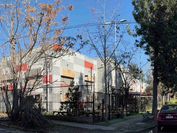 Oficina en arriendo mensual en Rodrigo De Araya, Macul, Región Metropolitana de Santiago 7810000, Chile, Macul - 8 baños