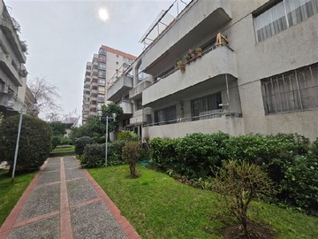 Departamento en venta en Eduardo Catillo Velazco 1072, Ñuñoa - 3 dormitorios, 2 baños