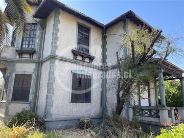 Casa en venta en República de Israel/ metro iIarrázabal, Ñuñoa - 8 dormitorios, 4 baños