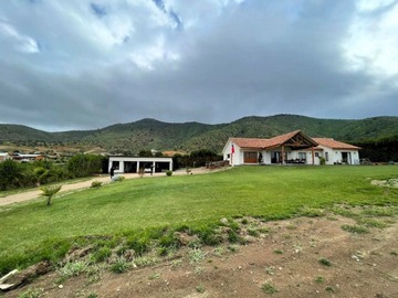 Casa en venta en parcelación Alto El Rosario, Padre Hurtado - 8 dormitorios, 5 baños