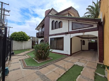 Casa en venta en Pedro montt a pasos av los carrera, Quilpué - 3 dormitorios, 3 baños