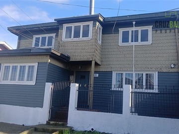 Oficina en venta en Amplia casa sector 22 de Mayo, Puerto Montt - 3 dormitorios, 3 baños