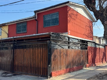Casa en venta en Sangra, esquina La Travesía, Pudahuel, Pudahuel - 4 dormitorios, 3 baños