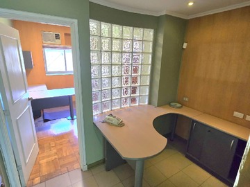 Oficina en venta en Oficina Comercial Estratégica en Pleno Centro de Viña del Mar - 4 dormitorios, 2 baños