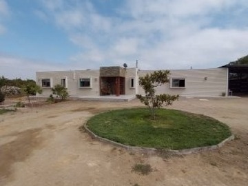 Casa en venta en Caletera autopista del sol, Talagante - 2 dormitorios, 3 baños