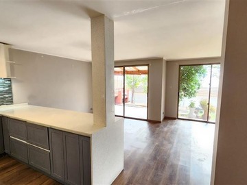 Casa en venta en Cuidad de los valles, Pudahuel - 3 dormitorios, 3 baños