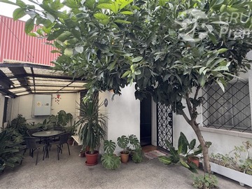 Casa en venta en Amplia casa con galpón comercial. La mejor opción de venta para emprendedores, Estación Central - 6 dormitorios, 2 baños