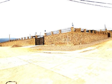 Terreno en venta en TERRENO DE 3298mt2 urbanizado con agua y luz Hermosa vista despejada a la Bahía de la Herradura, con 10 departamentos amoblados para arriendo., Coquimbo - 10 dormitorios, 10 baños