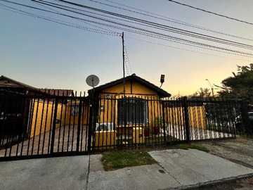 Casa en venta en Pinares con Bosque Chileno, La Florida - 3 dormitorios, 2 baños