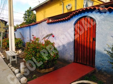 Casa en venta en Bonita Propiedad a la Venta en Calle los Castaños, Lampa. - 3 dormitorios, 1 baño