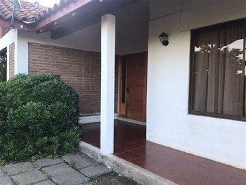 Casa en venta en Casa en Venta en Av. Principa Anibal León Busto - 3 dormitorios, 2 baños