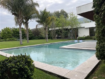 Casa en venta en Las Brisas Chicureo, Colina - 6 dormitorios, 5 baños