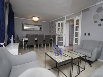 Casa en venta en Excelente Casa 4D 2B en Venta - Alto Macul - 4 dormitorios, 2 baños