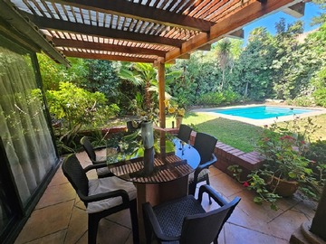 Casa en venta en Av. El carmen, Huechuraba - 5 dormitorios, 4 baños