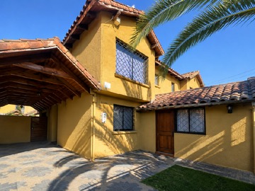 Casa en venta en Curicó, Curicó - 4 dormitorios, 3 baños