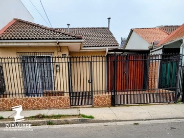 Casa en venta en Pintor Carlos Catasse, Quillota - 2 dormitorios, 1 baño