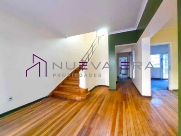 Casa en arriendo mensual en Amplia Casa con Patio en Providencia (172572), Providencia - 9 dormitorios, 3 baños