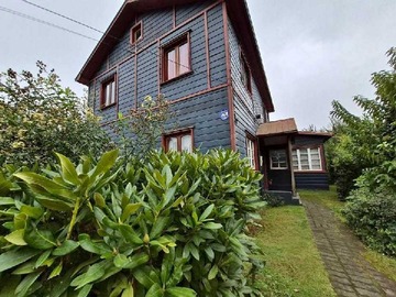 Casa en venta en Se vende amplia casa en calle Holandesa (170159), Temuco - 4 dormitorios, 2 baños