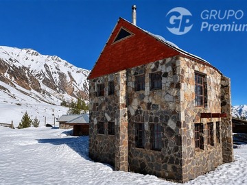 Parcela en venta en Refugio de montaña equipado en pleno entorno cordillerano del Cajón del Maipo, San José de Maipo - 5 dormitorios, 2 baños