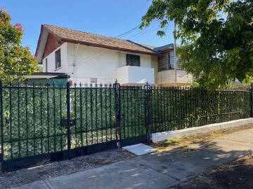 Casa en venta en Vendemos casa - rodrigo de araya - macul, Macul - 4 dormitorios, 2 baños