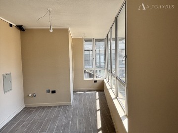 Oficina en arriendo mensual en Avenida Bilbao 2518, Providencia - 1 dormitorio, 1 baño