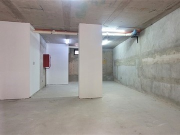 Local Comercial en arriendo mensual en Vergara / Domeyko, Santiago - 1 baño