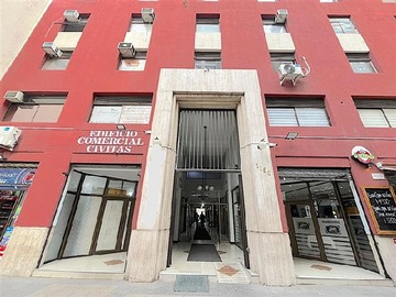 Oficina en venta en Santo Domingo 1160, Santiago - 2 dormitorios, 2 baños