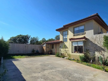 Casa en venta en Se Vende Casa en la Reserva Comuna de Isla de Maipo - 4 dormitorios, 3 baños