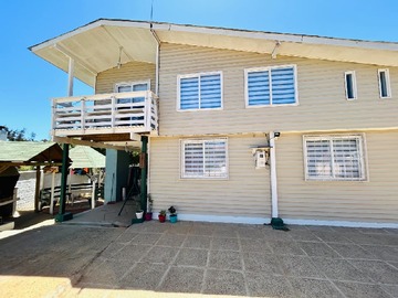 Casa en venta en Casa en Venta - 4 dormitorios, 3 baños
