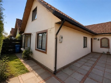 Casa en venta en Santa Teresita de Colin, Talca - 4 dormitorios, 2 baños