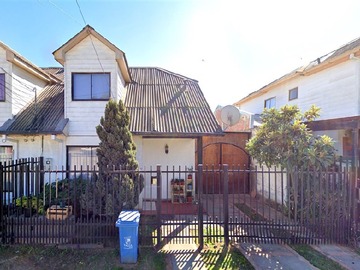 Casa en arriendo mensual en pasaje 7 norte, Talca - 4 dormitorios, 2 baños