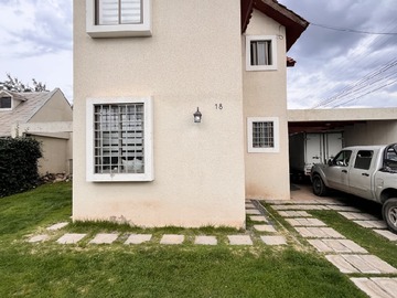 Casa en venta en Santa teresa, Machalí - 5 dormitorios, 3 baños