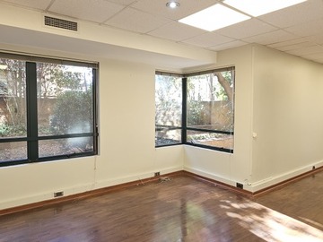 Oficina en arriendo mensual en Las hualtatas / kennedy, Vitacura - 2 dormitorios, 2 baños