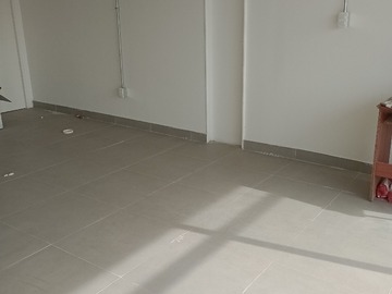 Local Comercial en arriendo mensual en Arriendo Local Comercial Disponible en Strip Center - 1 dormitorio, 1 baño