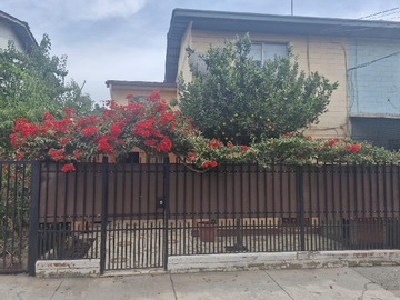 Casa en venta en entre 14 de julio y Los Lirios, Peñaflor - 3 dormitorios, 2 baños