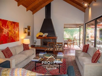 Casa en venta en El Huinganal / Camino Colonial, Lo Barnechea - 6 dormitorios, 5 baños