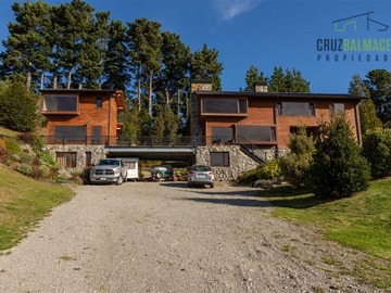 Casa en venta en Condominio Playa Nicklitschek, Puerto Varas - 6 dormitorios, 5 baños
