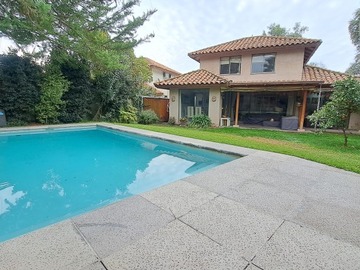 Casa en arriendo mensual en Camino el monte, Colina - 4 dormitorios, 4 baños