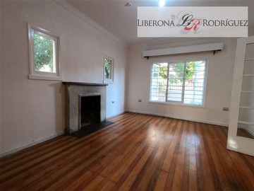 Casa en venta en Casona en sector Oriente de Viña, Viña del Mar - 5 dormitorios, 3 baños