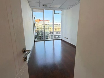 Oficina en arriendo mensual en Lo Fontecilla 201, Las Condes - 2 dormitorios, 2 baños