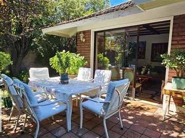 Casa en venta en El Gabino con Avda La Dehesa, Lo Barnechea - 4 dormitorios, 4 baños
