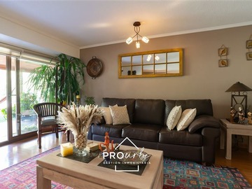 Casa en venta en Barrio La Hacienda/Cousiño Macul, Peñalolén - 3 dormitorios, 3 baños