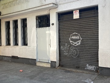 Casa en venta en Serrano, Santiago - 6 dormitorios, 2 baños